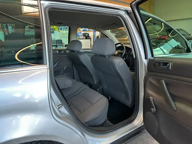 Volkswagen Passat view 30