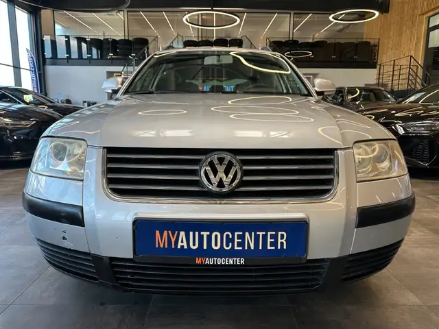 Volkswagen Passat view 20