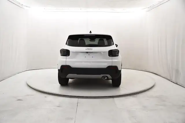 Jeep Avenger view 4