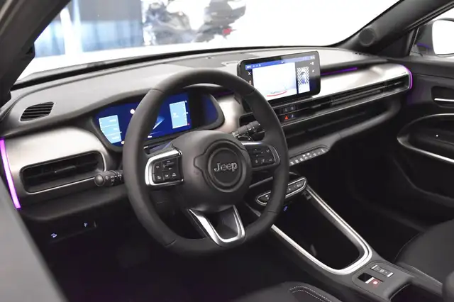 Jeep Avenger view 8