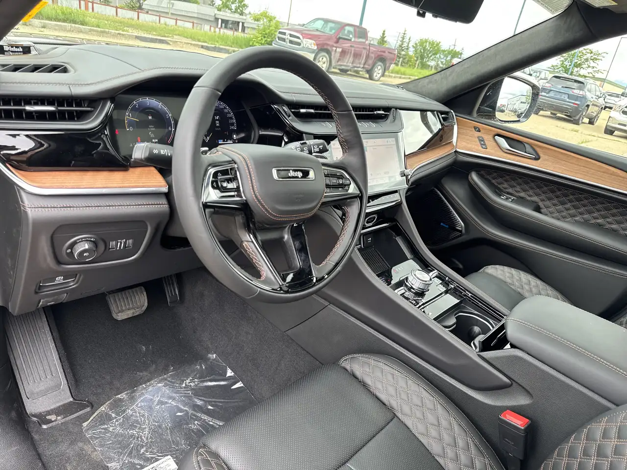 Jeep Grand Cherokee снимка Jeep Grand Cherokee