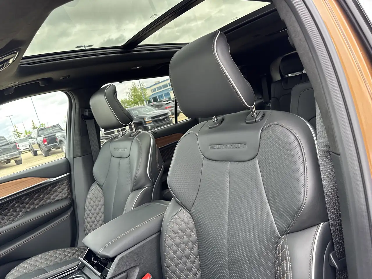 Jeep Grand Cherokee снимка Jeep Grand Cherokee