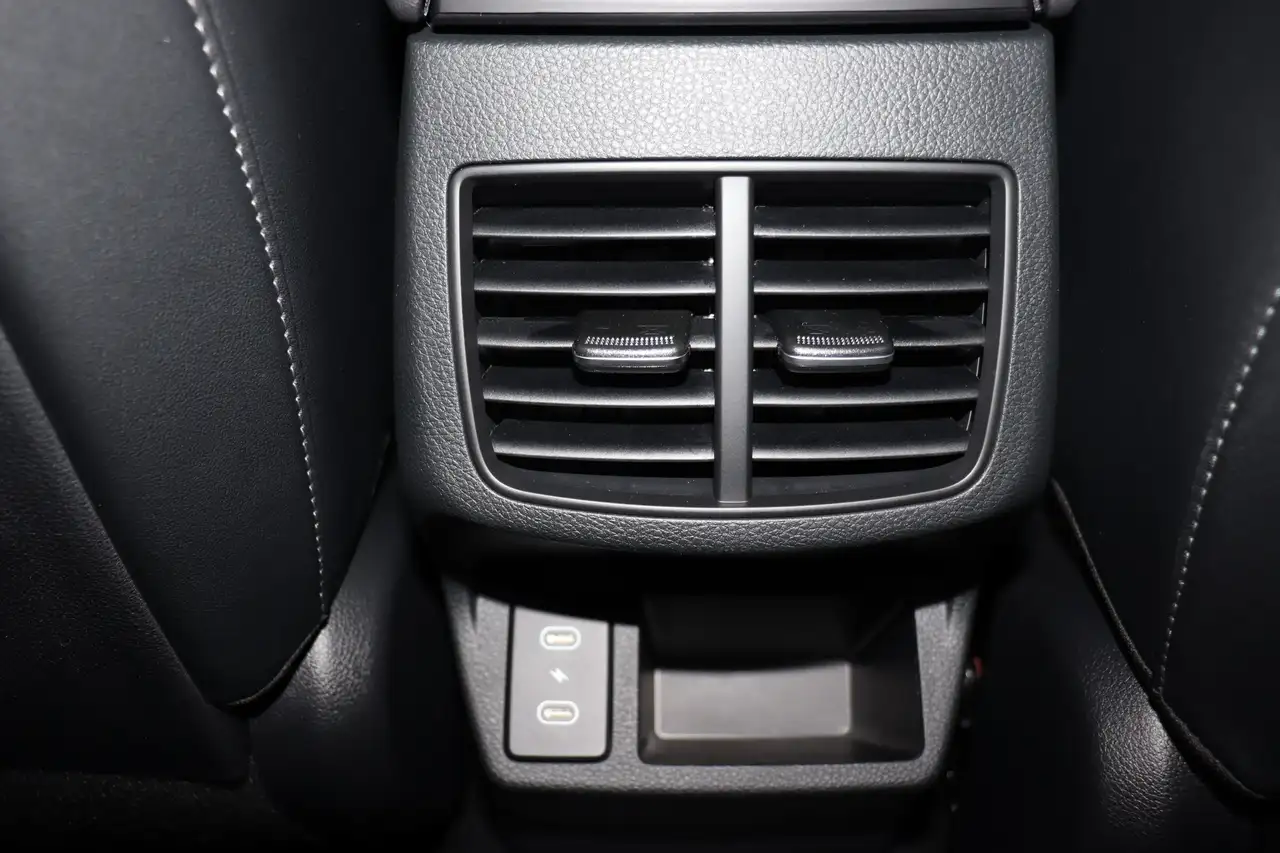 Kia Seltos снимка Kia Seltos