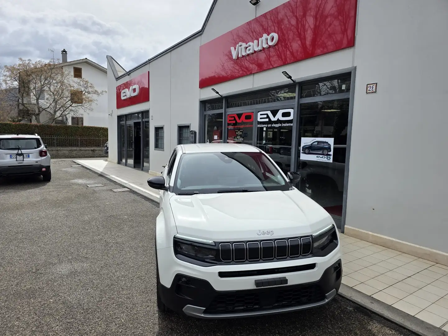 Jeep Avenger 1.2 turbo Summit fwd 100cv Bianco - 1