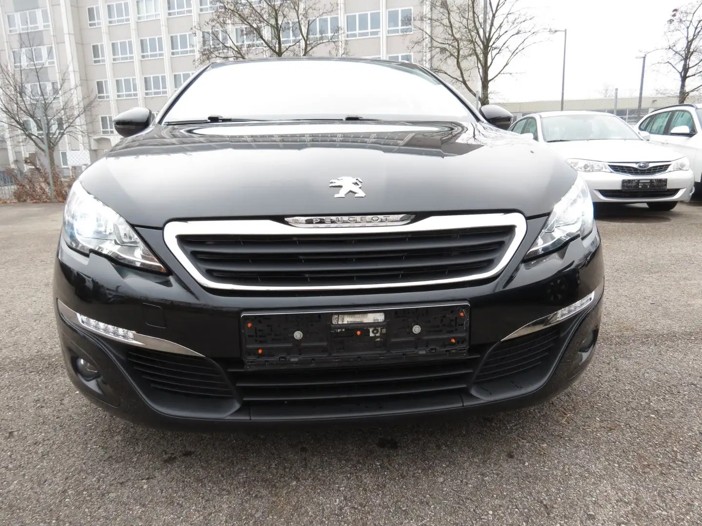 Peugeot 308 SW BlueHDi Style *TÜV neu, Scheckheft, AHK* Noir - 2