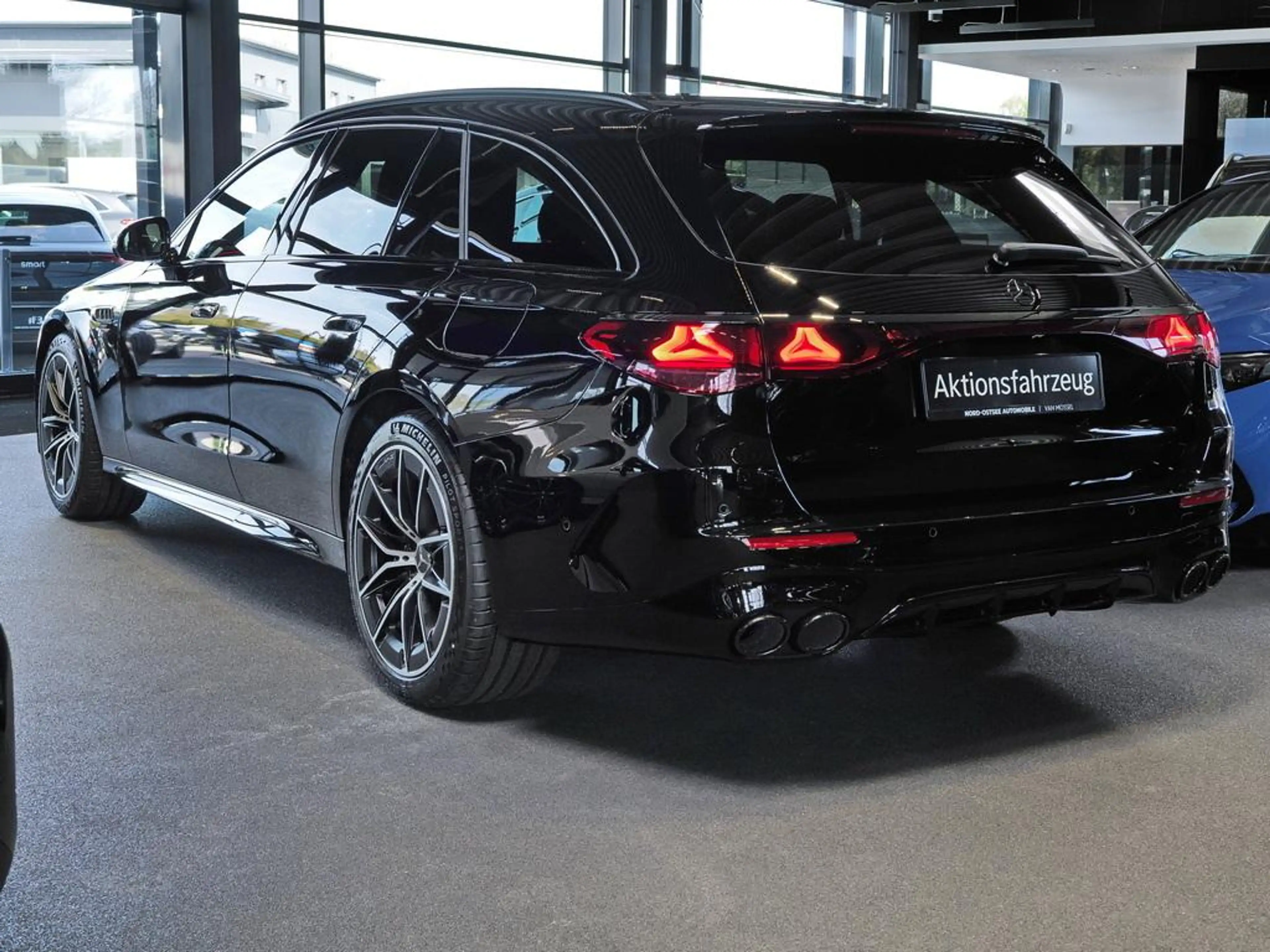Mercedes-Benz E 53 AMG Hybr 4m+ T NIGHT-II PANO AHK 20-ZOLL — photo 5