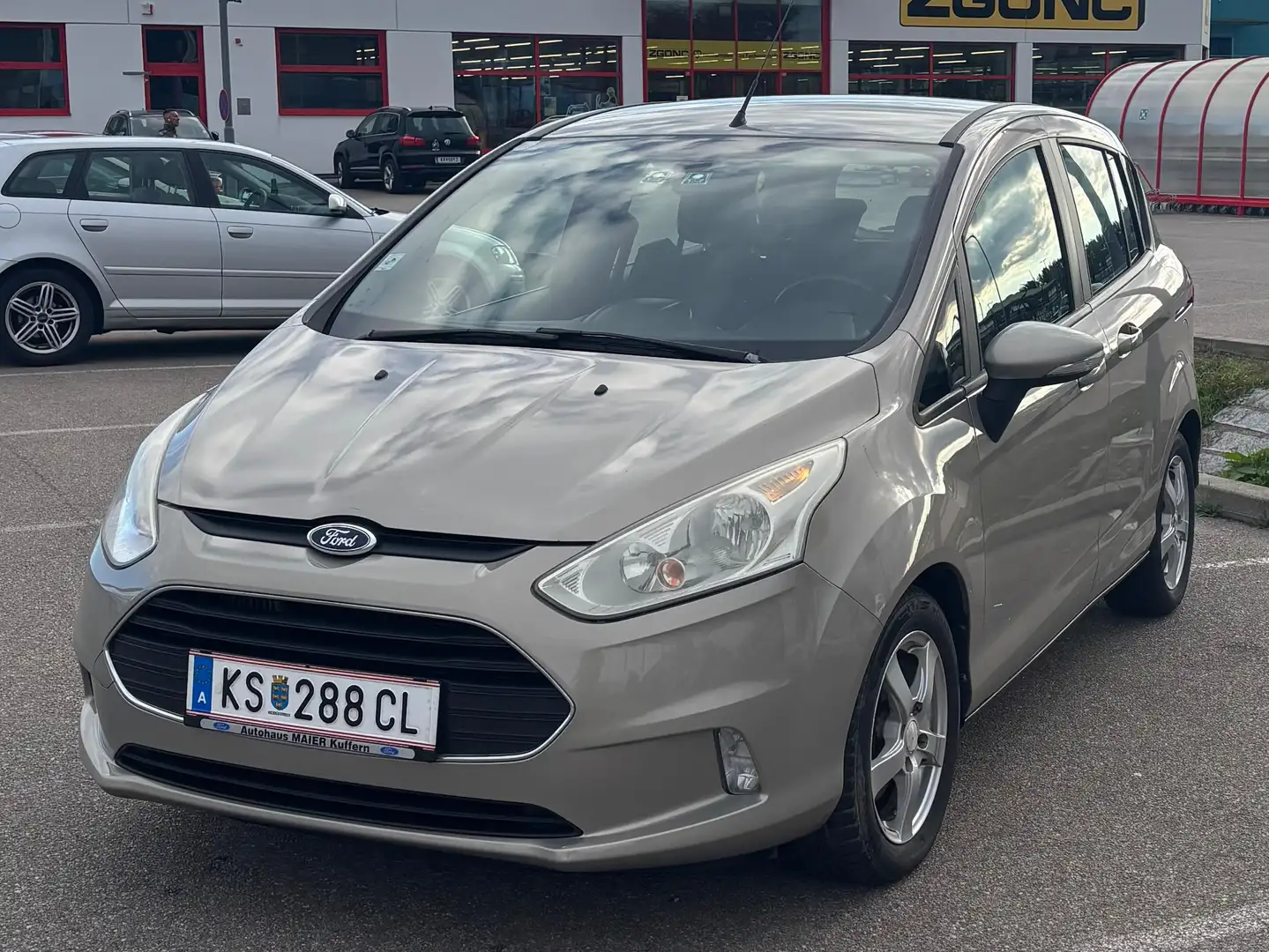 Ford B-Max B-MAX Easy 1,0 EcoBoost Start/Stop Easy Start/Stop Grau - 1