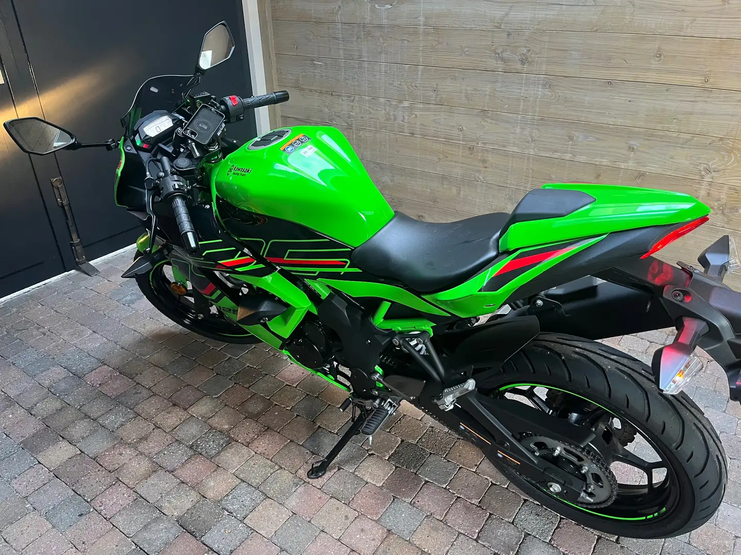 Kawasaki Ninja 125 Sport Groen - 1