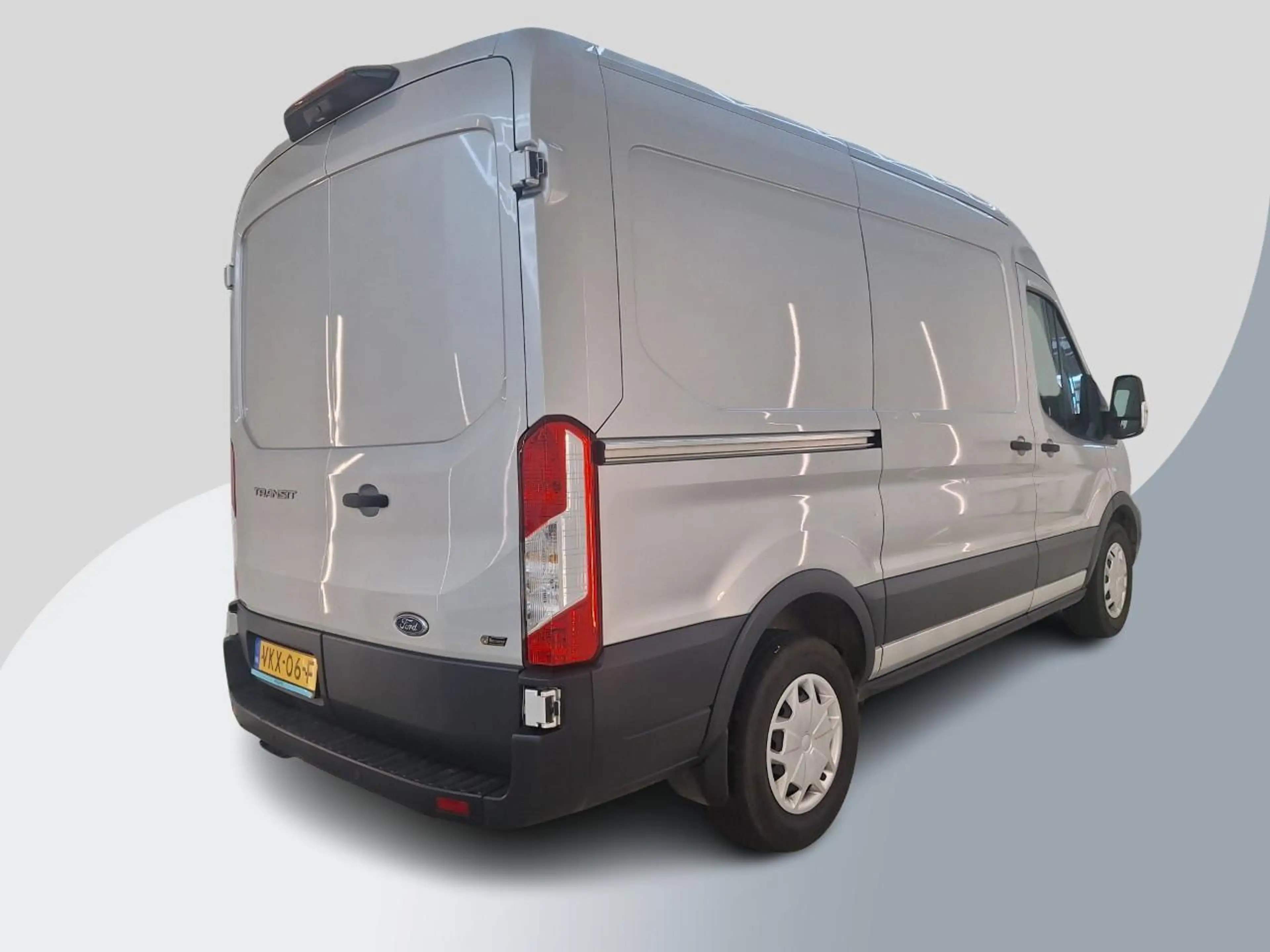Ford Transit 350 2.0 TDCI L2H2 Trend | Volledig Ingerichte Laad — photo 2