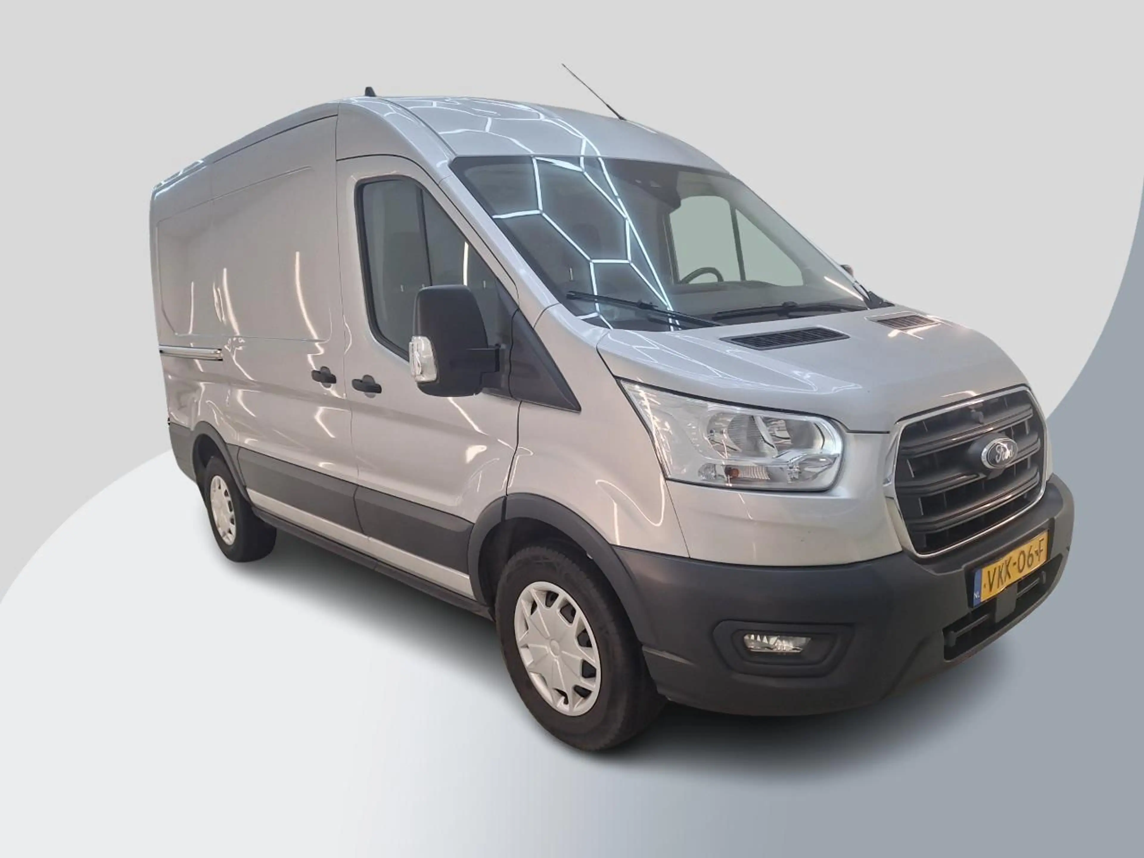 Ford Transit 350 2.0 TDCI L2H2 Trend | Volledig Ingerichte Laad — photo 3