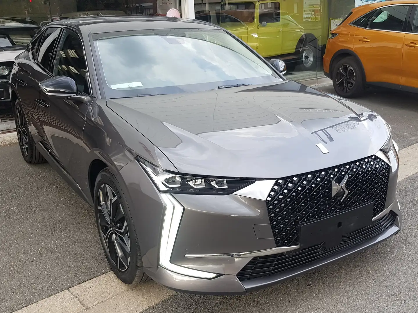DS Automobiles DS 4 DS4 BlueHDi 130  RIVOLI Grau - 1