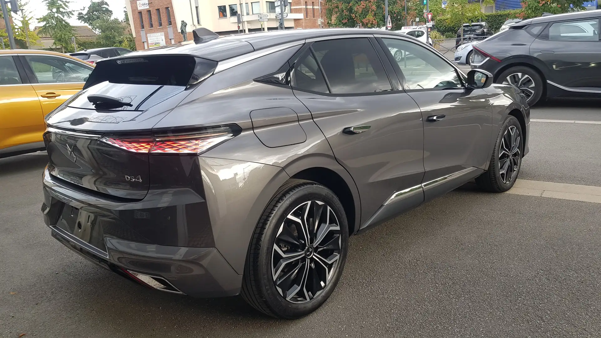 DS Automobiles DS 4 DS4 BlueHDi 130  RIVOLI Grau - 2