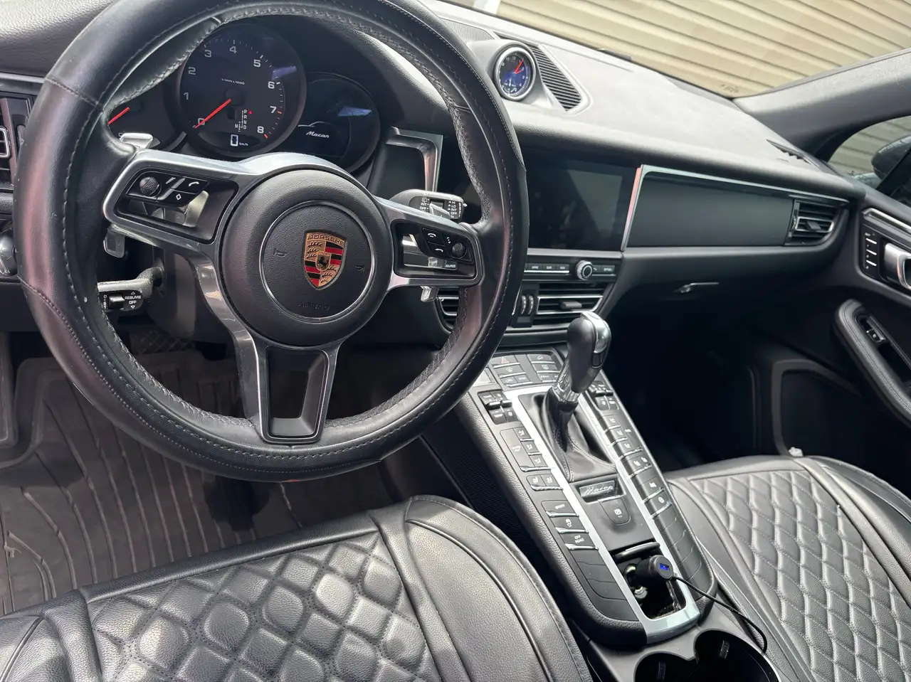 Porsche Macan снимка Porsche Macan