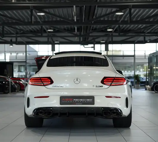 Mercedes-Benz C-Class view 9