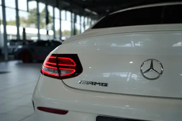 Mercedes-Benz C-Class view 14