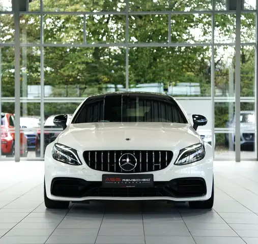 Mercedes-Benz C-Class view 4