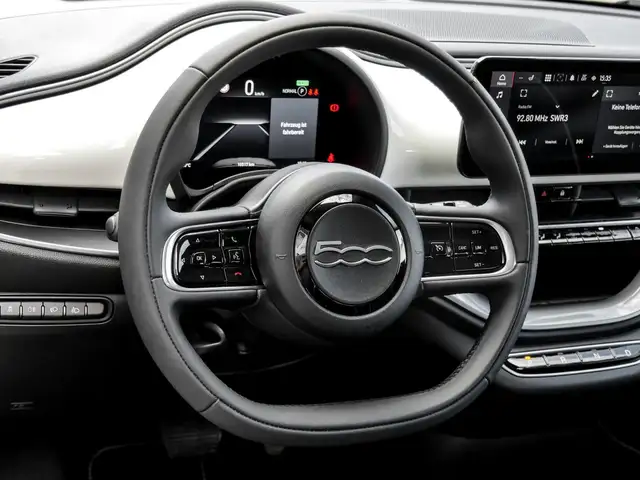 Fiat 500e view 8