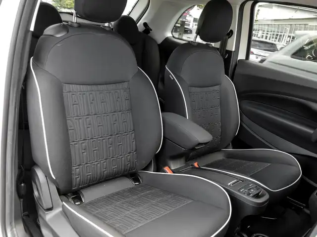 Fiat 500e view 6