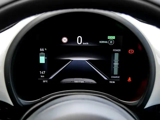 Fiat 500e view 11
