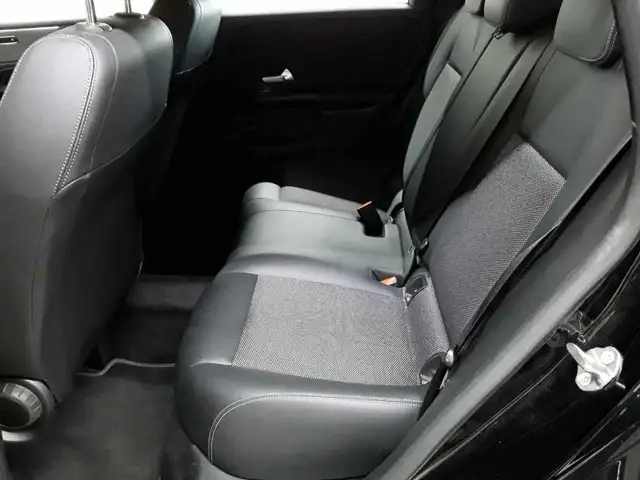 Mercedes-Benz B-Class view 13