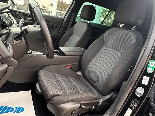 Opel Insignia view 11