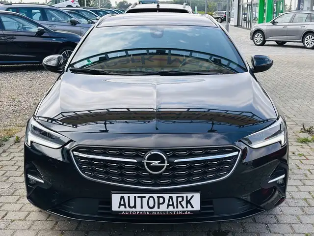 Opel Insignia view 2