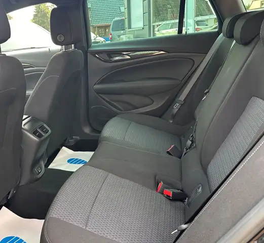 Opel Insignia view 12