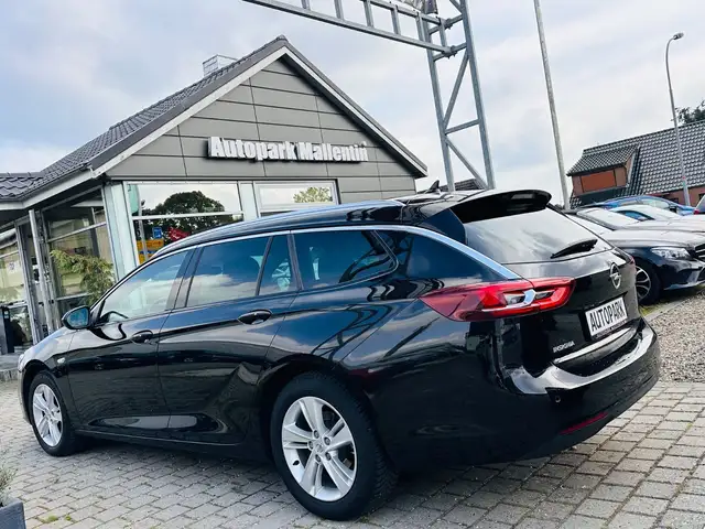 Opel Insignia view 5