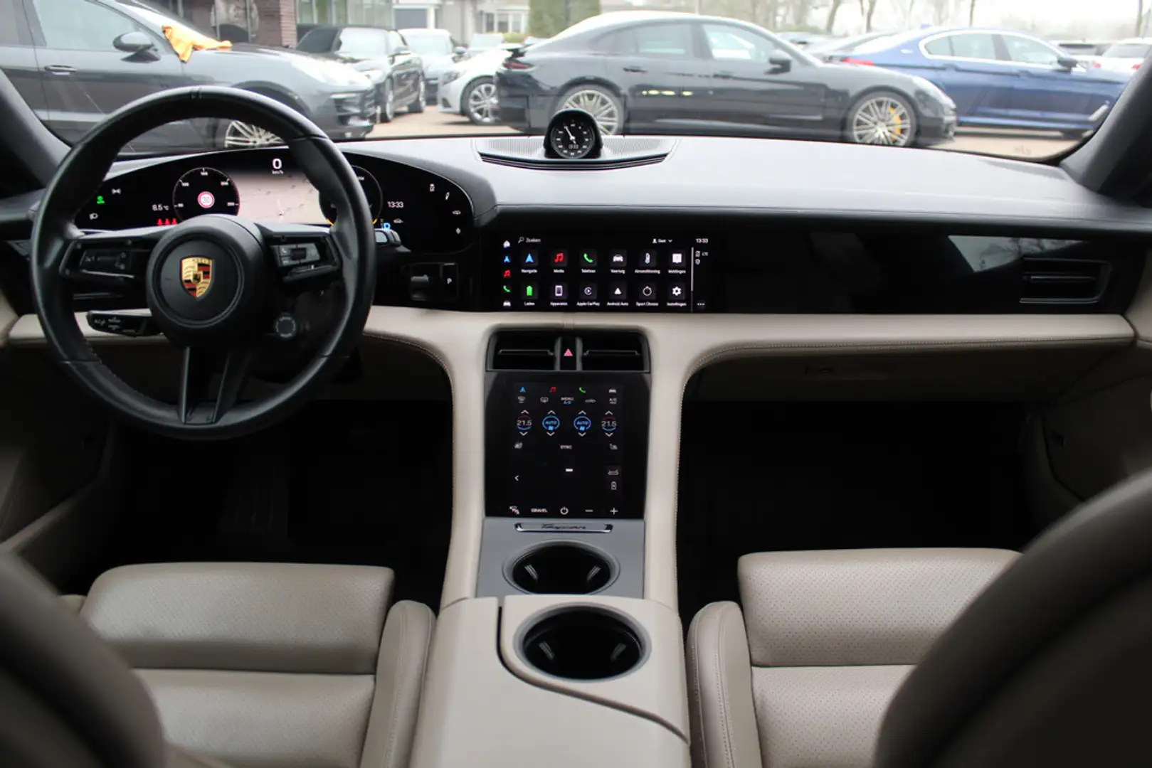 Porsche Taycan Cross Turismo 4 93 kWh / Panoramadak / 360Camera / Brun - 2