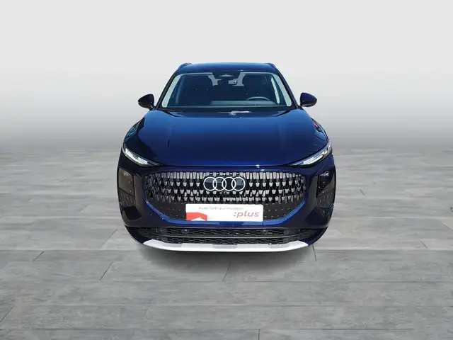 Audi Q3 view 2