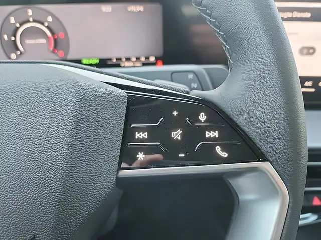 Audi Q3 view 13