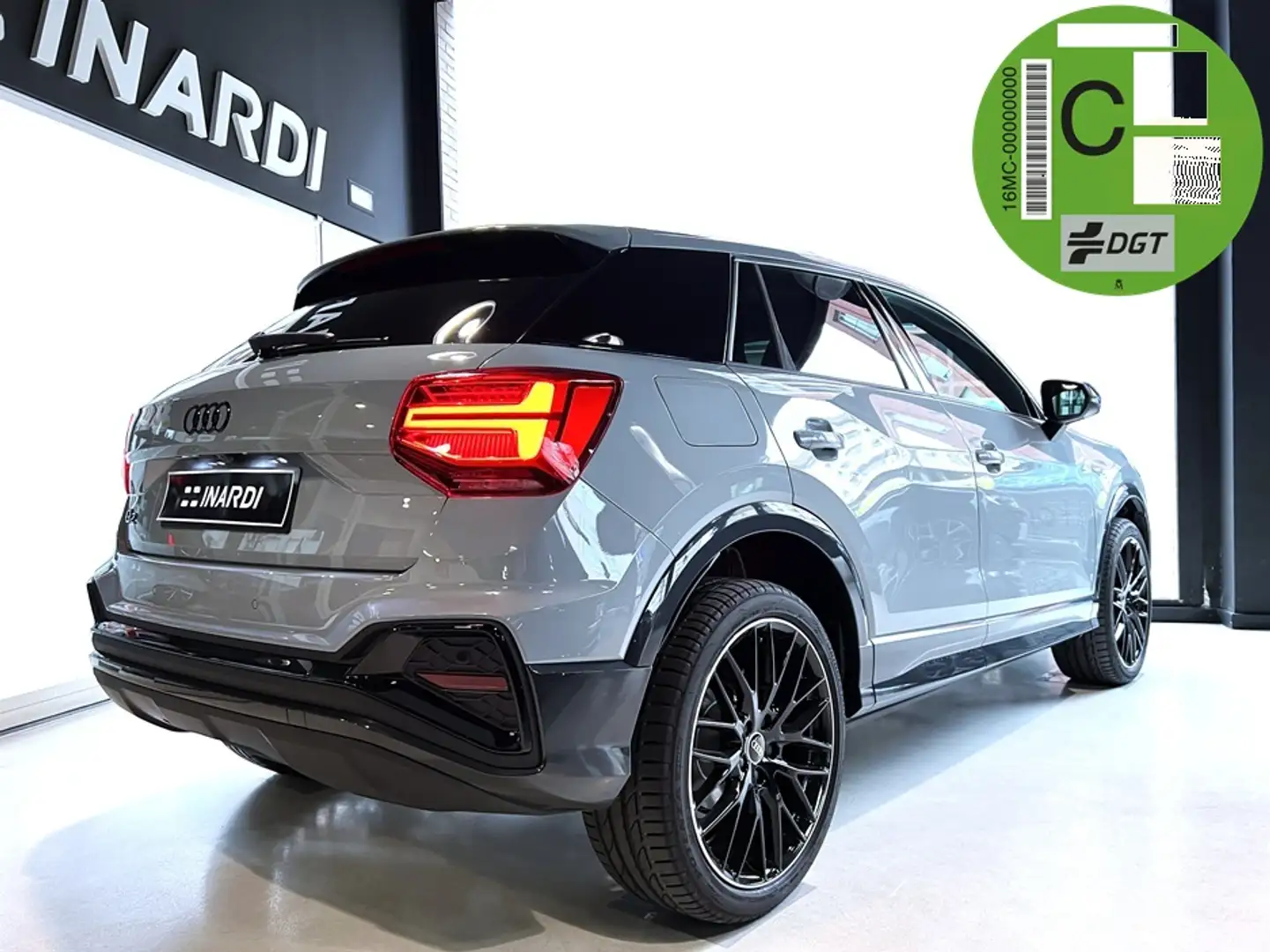 Audi Q2 35 TDI Adrenalin Black edition S tronic 110kW Gris - 2