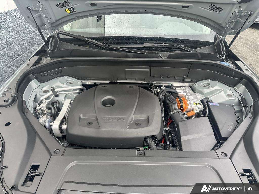 2026 Volvo XC90 T8 AWD Plus Dark Theme 7-Seater thumb 10