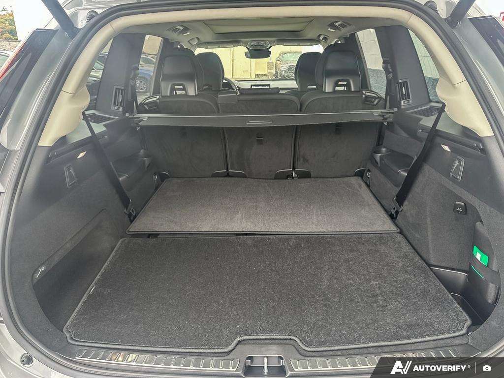 2026 Volvo XC90 T8 AWD Plus Dark Theme 7-Seater thumb 12