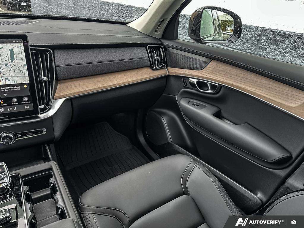 2026 Volvo XC90 T8 AWD Plus Dark Theme 7-Seater thumb 25