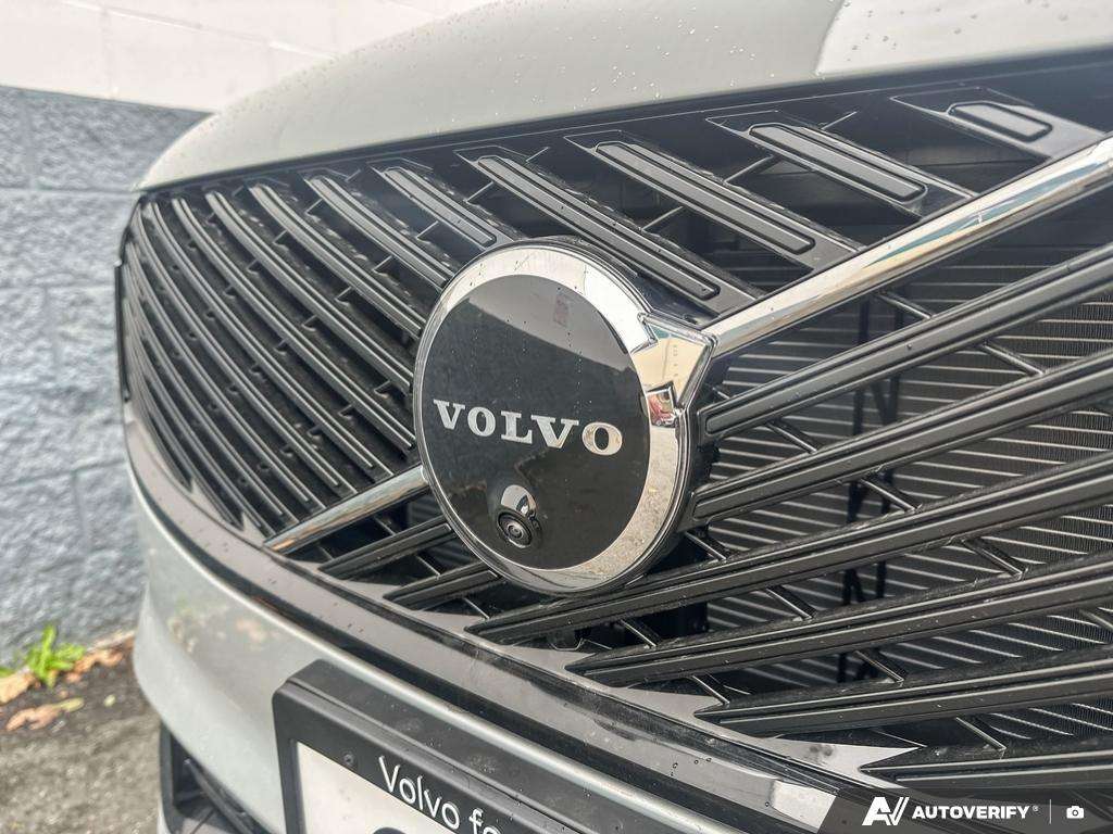 2026 Volvo XC90 T8 AWD Plus Dark Theme 7-Seater thumb 9