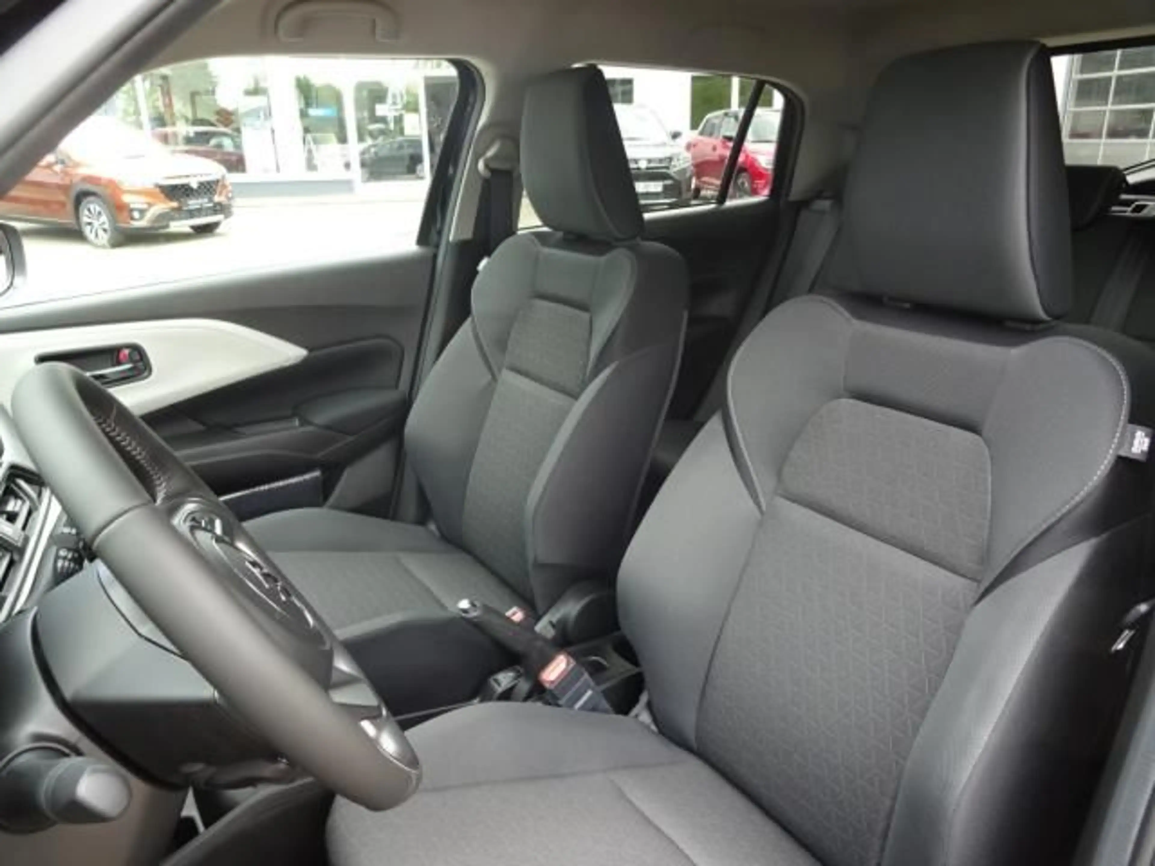 Suzuki Swift SWIFT 1.2 DUALJET COMFORT NAVI SITZHEI. DAB+ EPH — photo 9