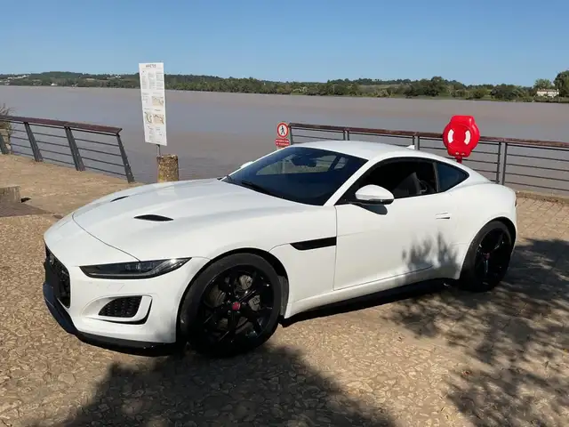 Jaguar F-Type F-Type Coupe P300 R-Dynamic