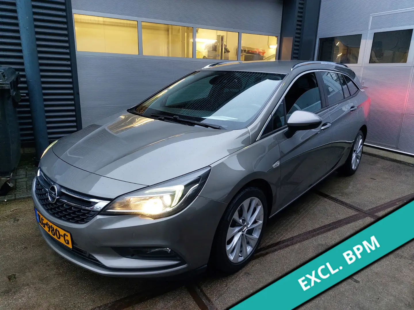 Opel Astra Sports Tourer 1.6 CDTI Business+AIRCO/ECC /NAV /LM Bruin - 1
