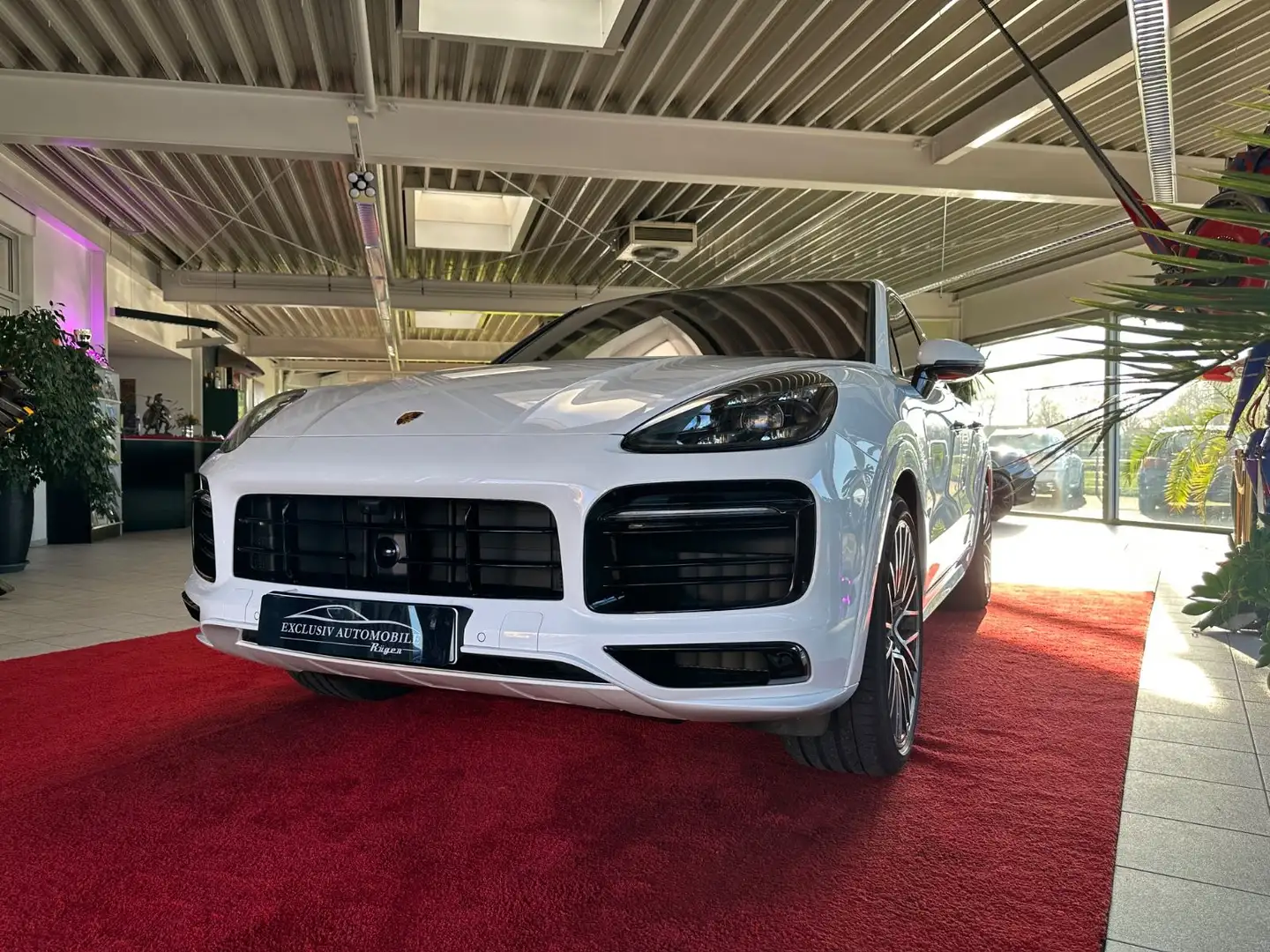 Porsche Cayenne Coupe GTS Sportdesign Carbon AHK 22 Weiß - 1