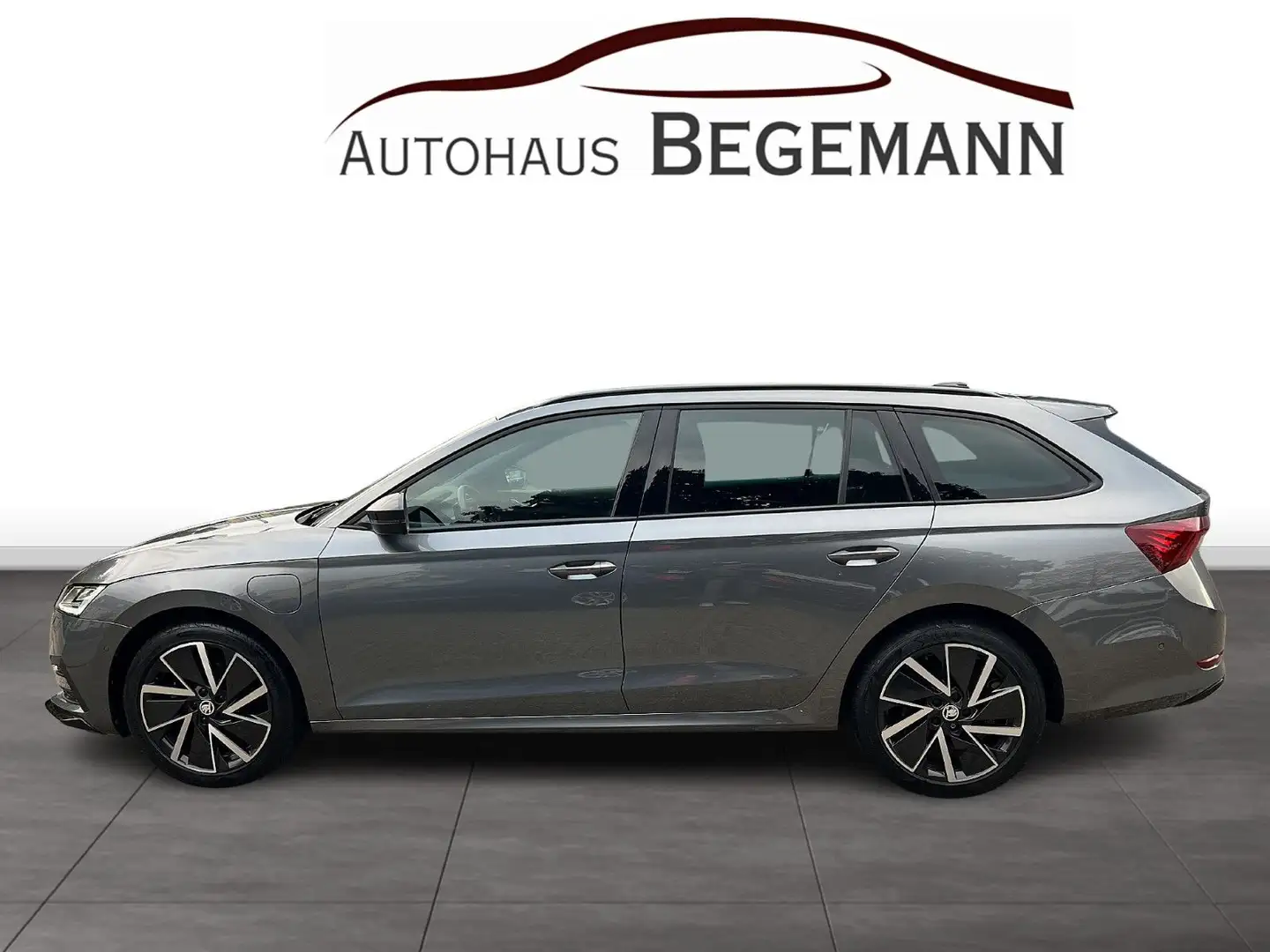 Skoda Octavia 1.4 TSI DSG Sportline iV AHK ACC Pano Grau - 2