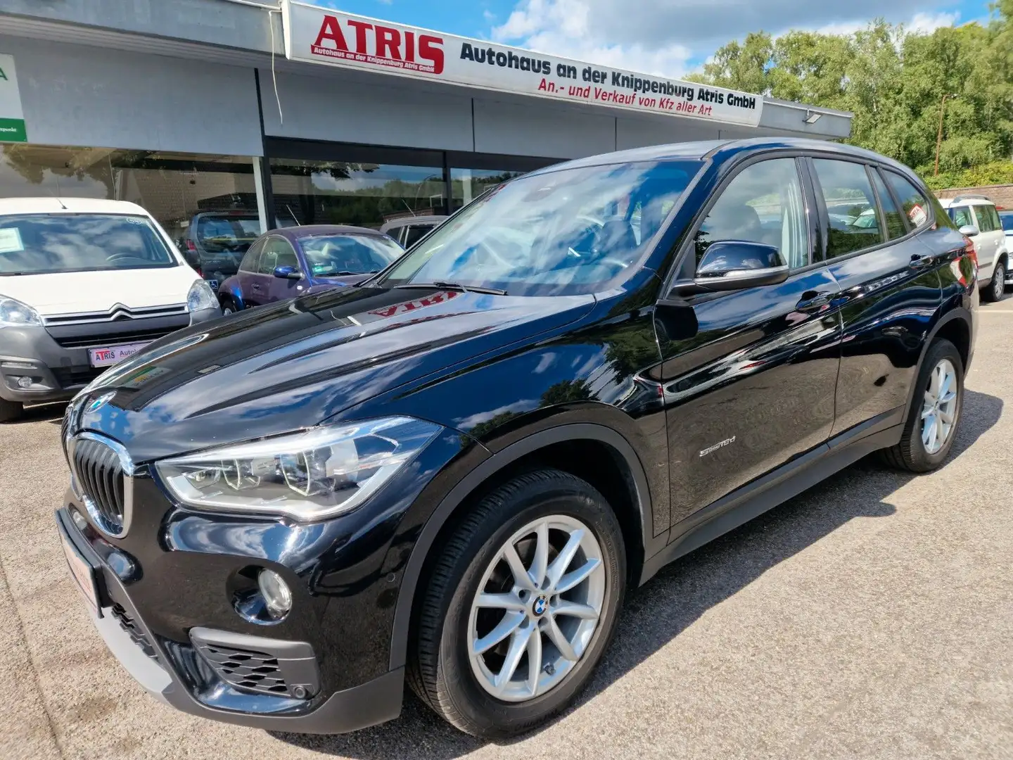 BMW X1 Baureihe X1 sDrive 18 d Advantage Automatik Schwarz - 2