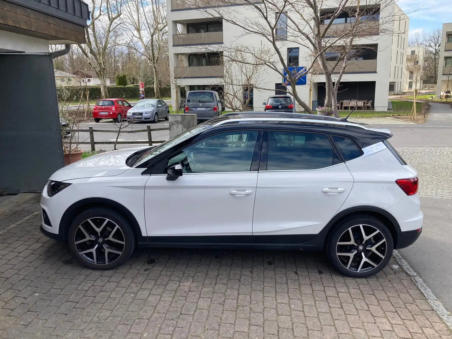 SEAT Arona Arona+1,0+Eco+TGI+FR+Hybrid Benzin CNG Weiß - 1