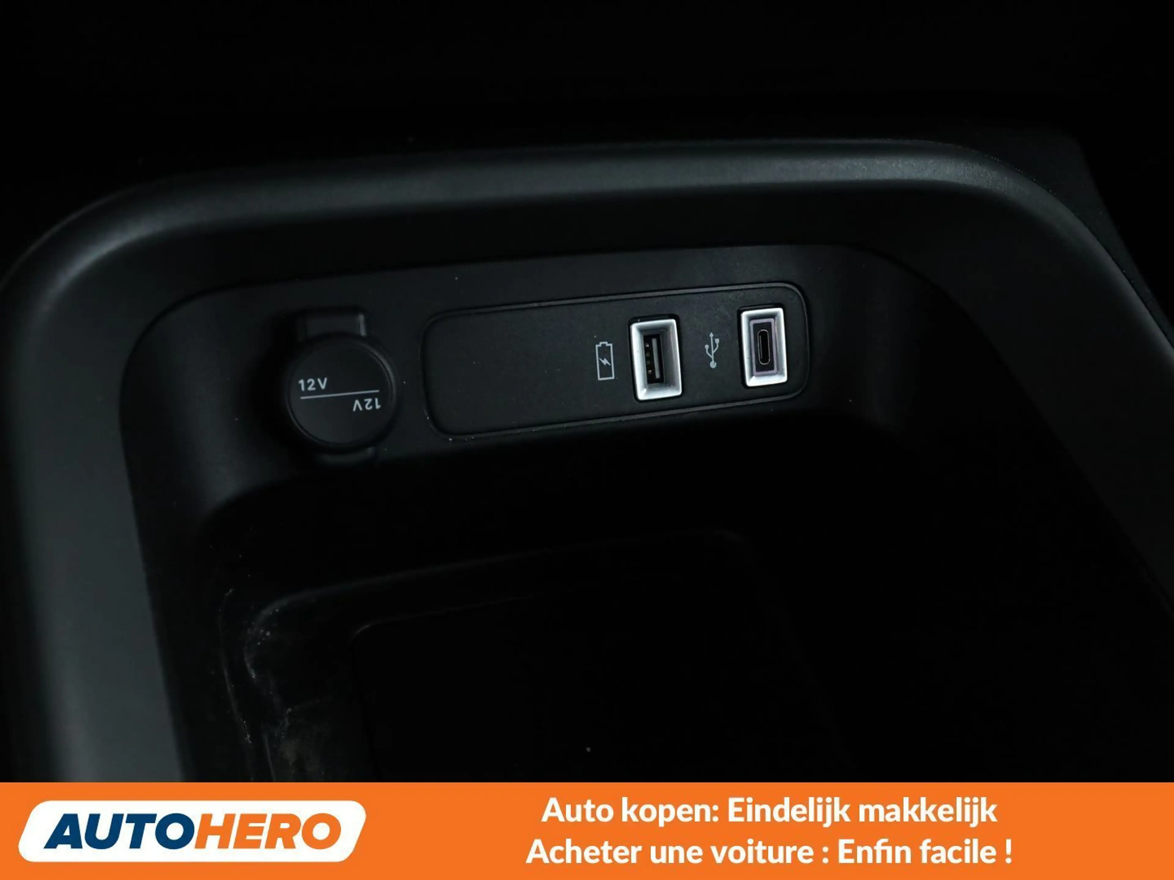 Jeep Avenger 1.2 T-GDI Longitude — photo 13
