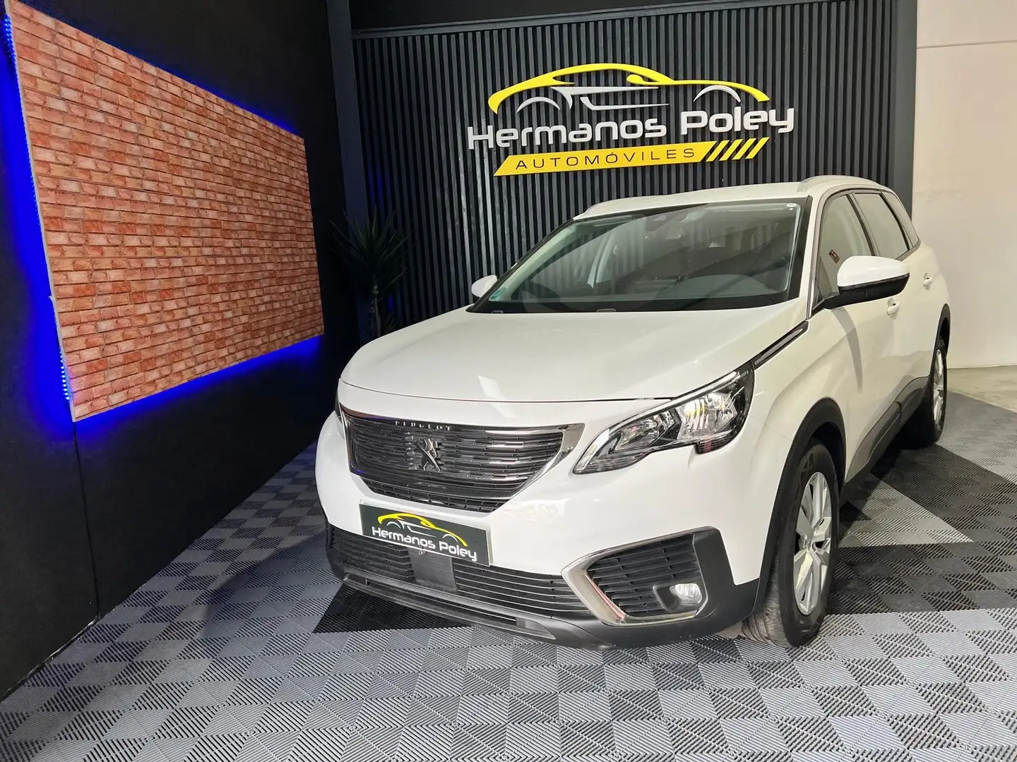 Peugeot 5008 1.5 BlueHDi 96kW 130CV SS Active Белый - 1