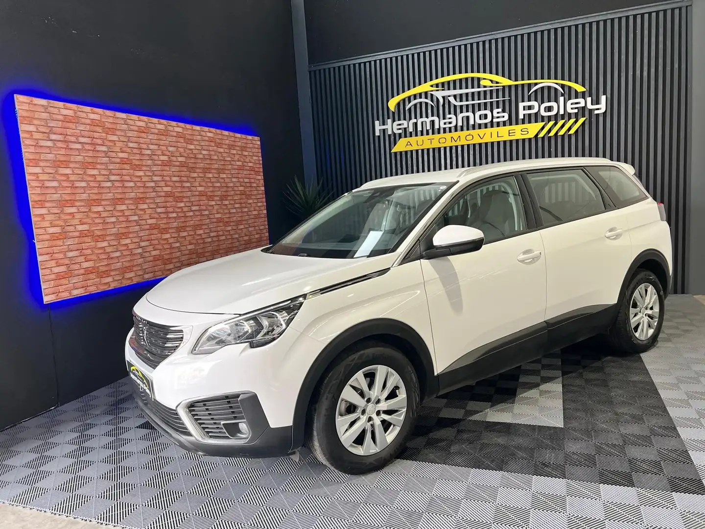 Peugeot 5008 1.5 BlueHDi 96kW 130CV SS Active Белый - 2