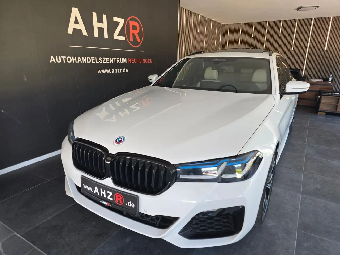 BMW 530 5 Touring 530 d M Sport*1.HAND*PANO*KAM*50 JAHR Bianco - 1