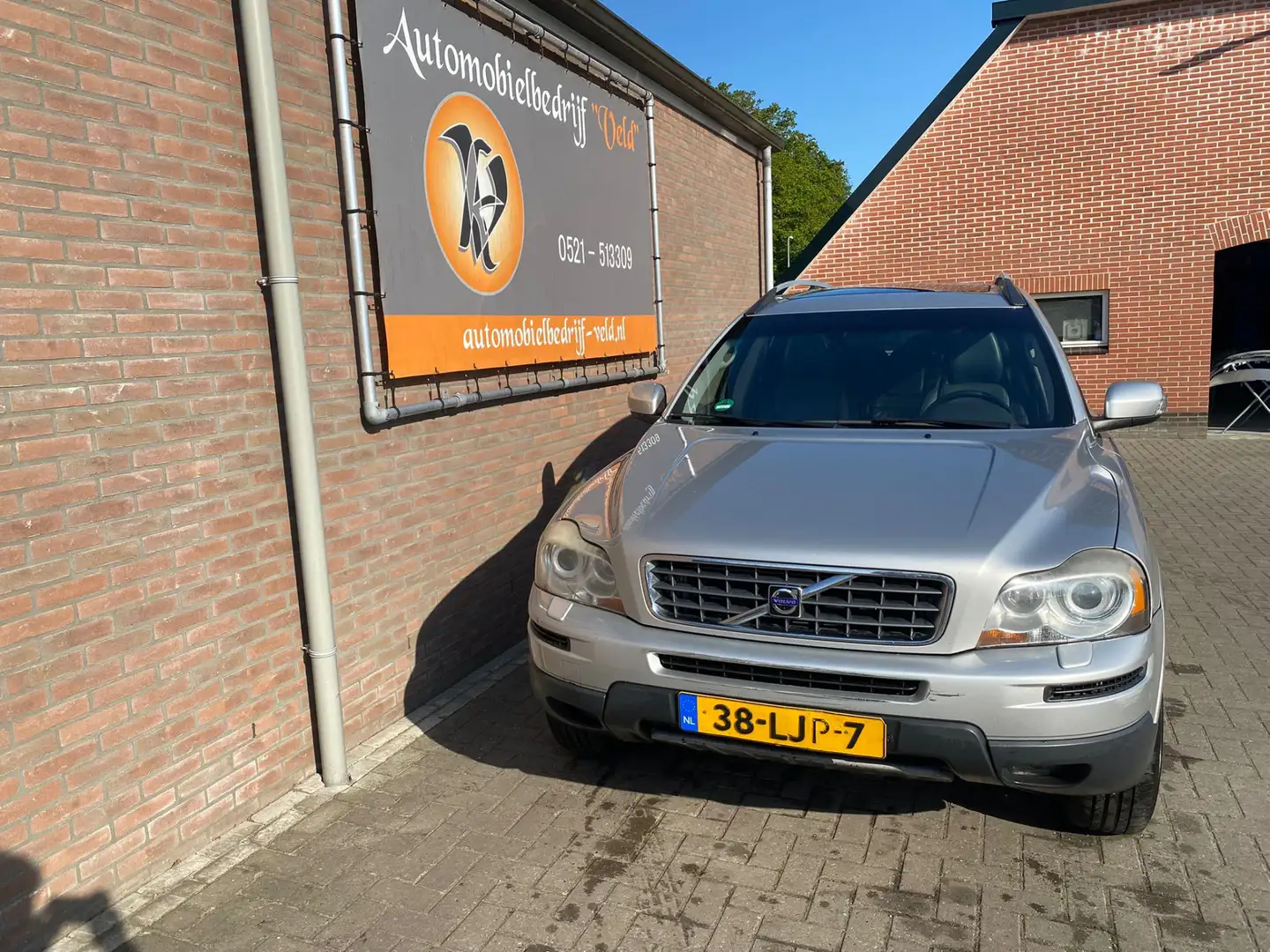 Volvo XC90 2.4 D5 Kinetic Šedá - 2