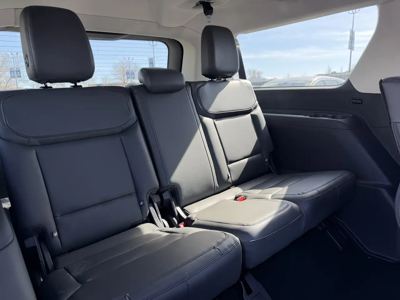 Ford Expedition снимка Ford Expedition