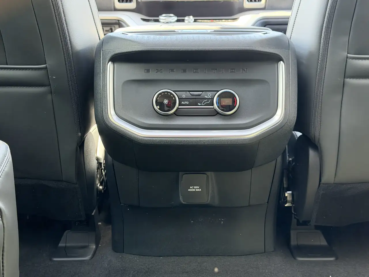 Ford Expedition снимка Ford Expedition